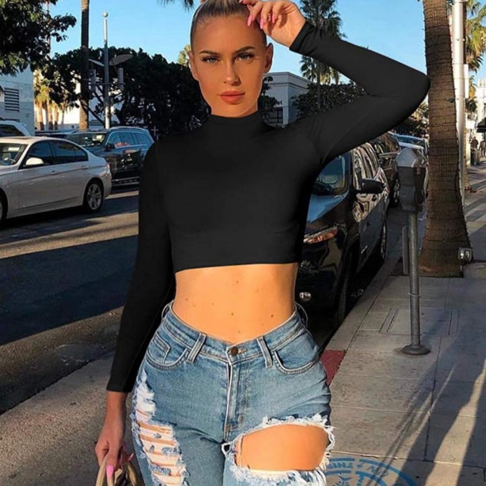 Black Long Sleeve Crop Top